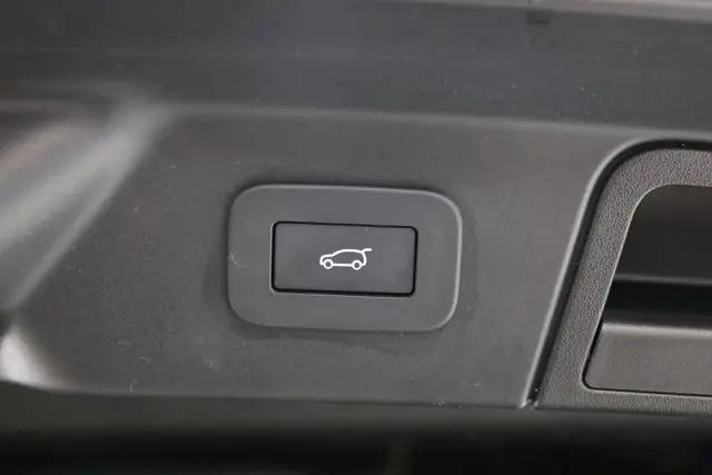 2026 Land Rover Range Rover Velar P250 Dynamic SE