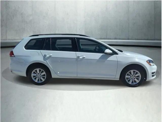 2016 Volkswagen Golf SportWagen TSI S 4-Door