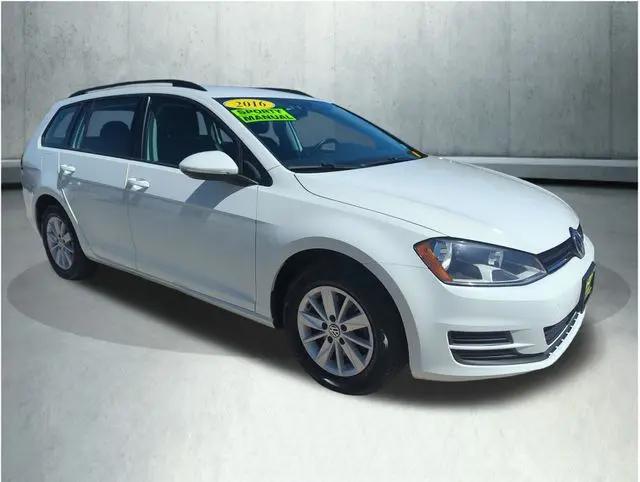 2016 Volkswagen Golf SportWagen TSI S 4-Door