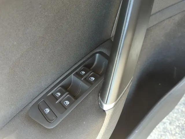 2016 Volkswagen Golf SportWagen TSI S 4-Door