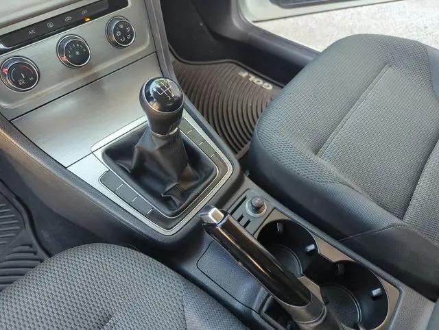 2016 Volkswagen Golf SportWagen TSI S 4-Door