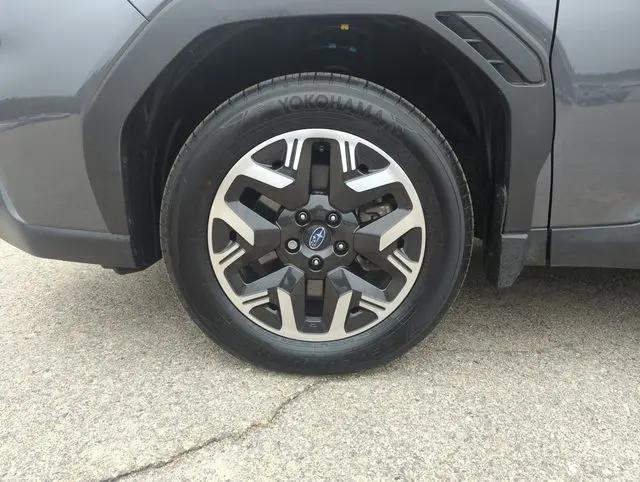 2025 Subaru Forester Base