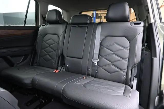 2026 Volkswagen Atlas SE with Technology
