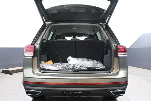 2026 Volkswagen Atlas SE with Technology