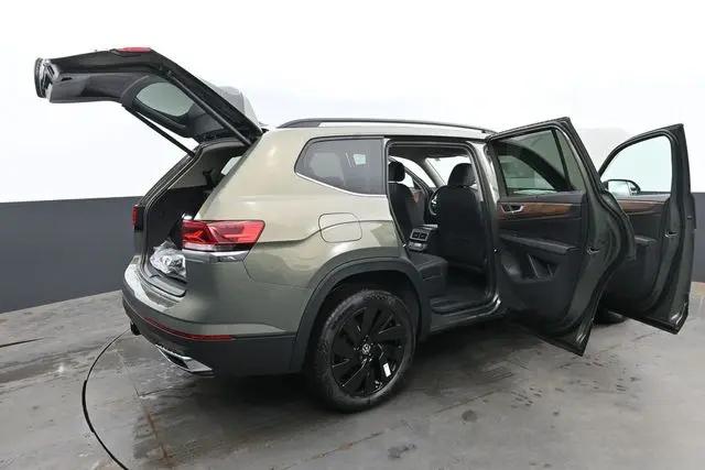2026 Volkswagen Atlas SE with Technology
