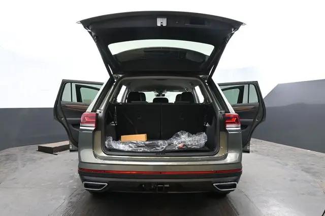 2026 Volkswagen Atlas SE with Technology