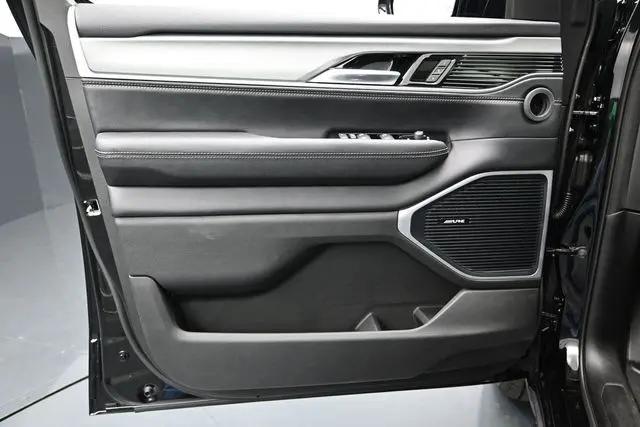 2026 Jeep Grand Wagoneer L 4x4