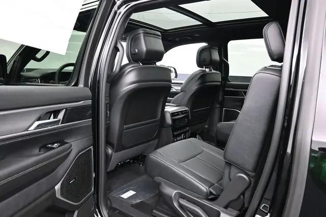 2026 Jeep Grand Wagoneer L 4x4