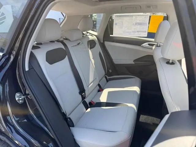 2026 Volkswagen Taos SE