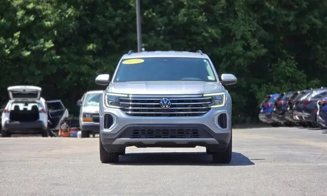 2025 Volkswagen Atlas 2.0T SE w/Technology