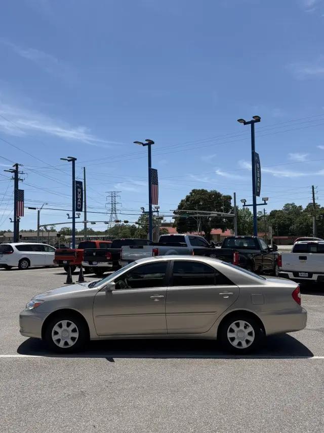 2004 Toyota Camry LE