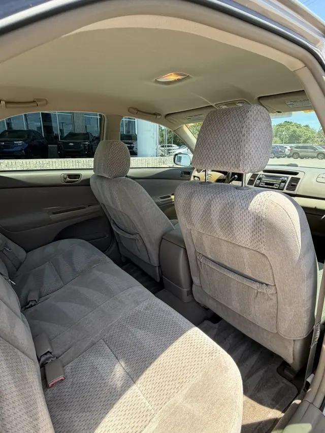 2004 Toyota Camry LE