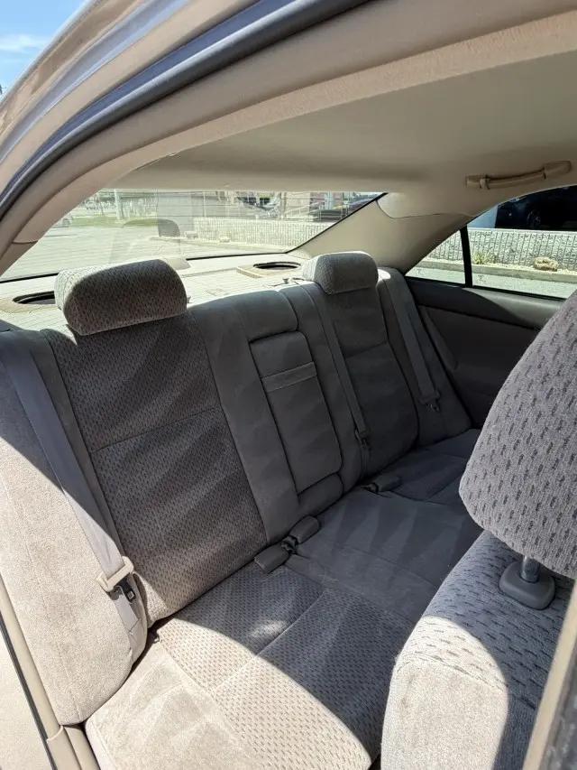 2004 Toyota Camry LE