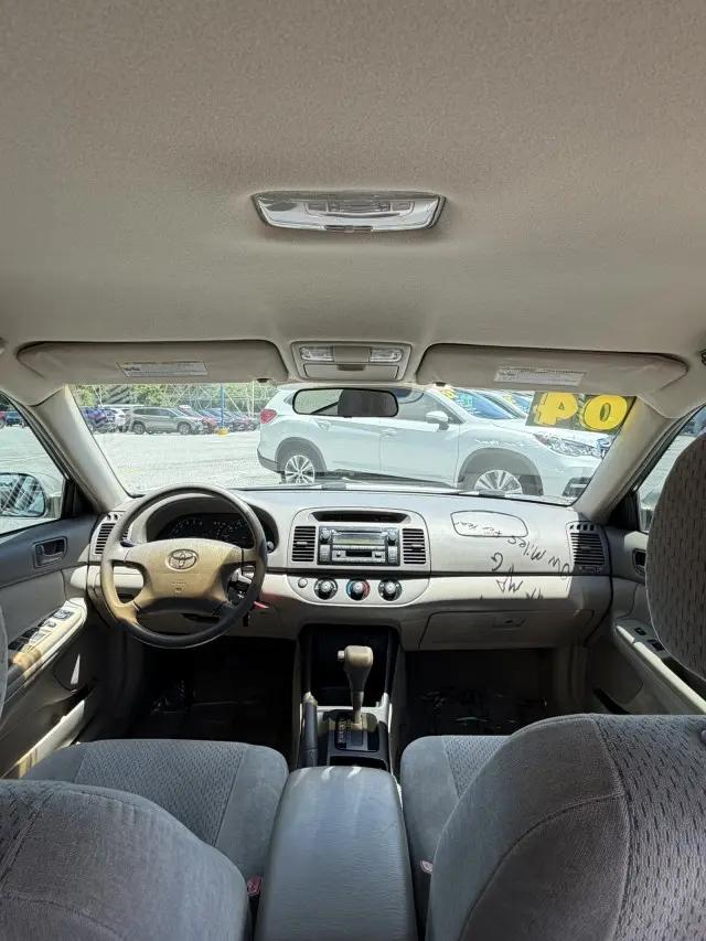 2004 Toyota Camry LE