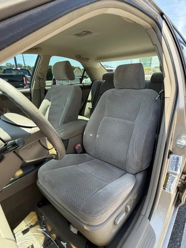 2004 Toyota Camry LE