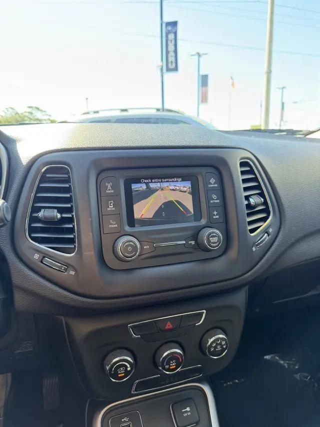 2018 Jeep Compass Latitude FWD