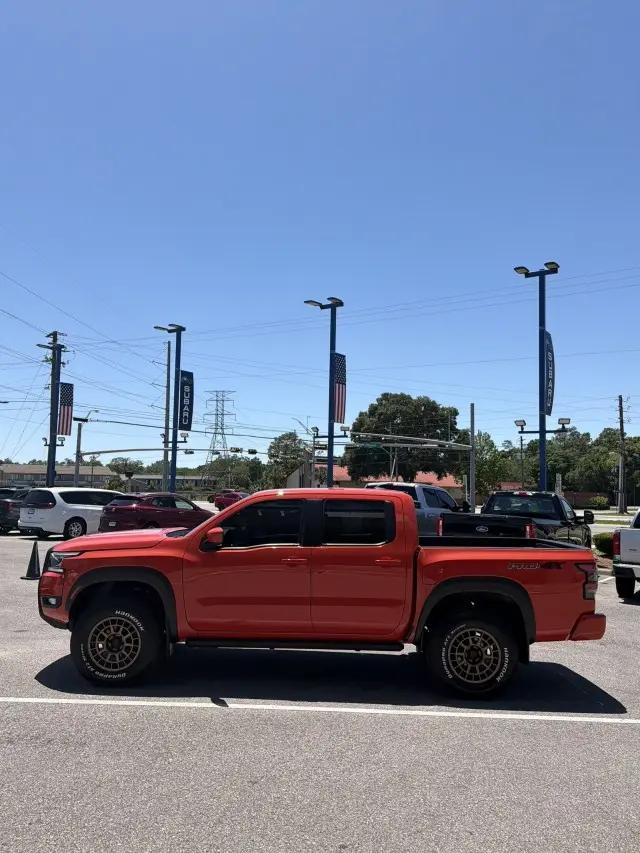 2025 Nissan Frontier Crew Cab PRO-4X 4x4