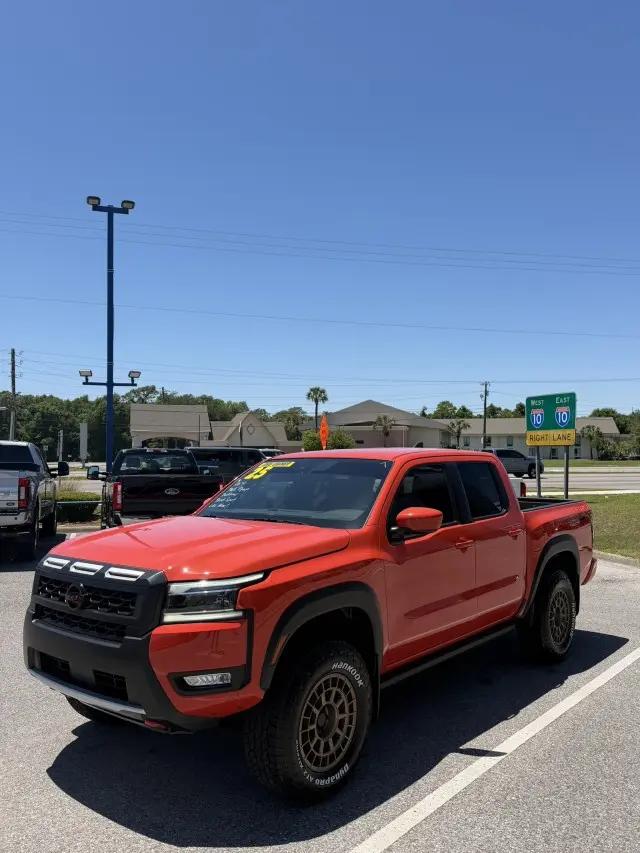 2025 Nissan Frontier Crew Cab PRO-4X 4x4