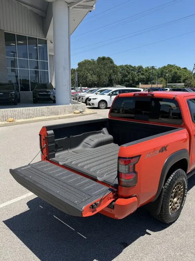 2025 Nissan Frontier Crew Cab PRO-4X 4x4