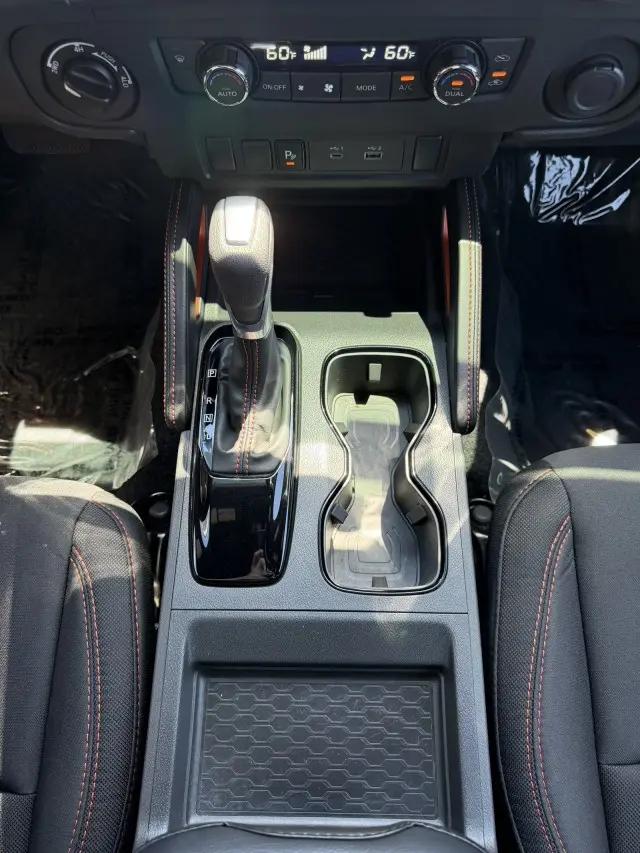 2025 Nissan Frontier Crew Cab PRO-4X 4x4