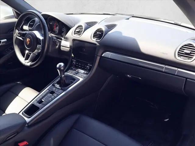 2022 Porsche 718 Boxster S