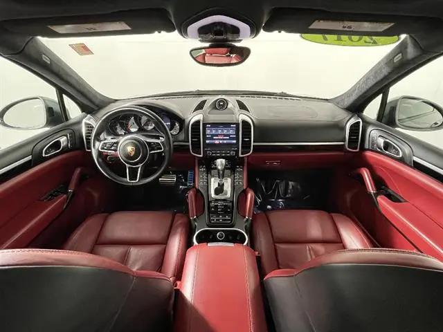 2017 Porsche Cayenne GTS