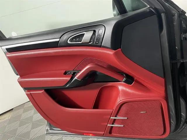 2017 Porsche Cayenne GTS