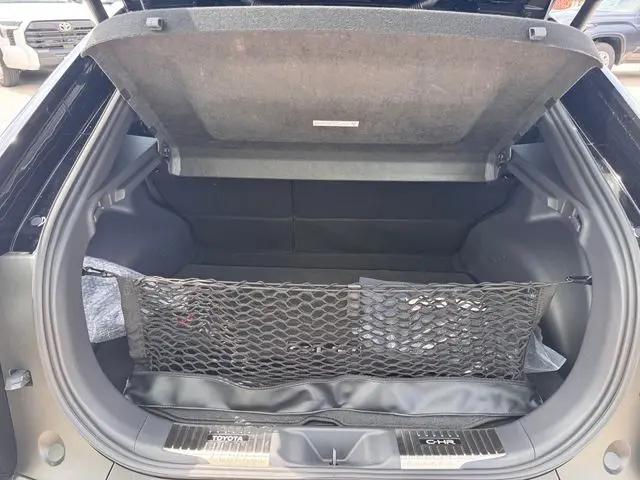 2026 Toyota C-HR SE