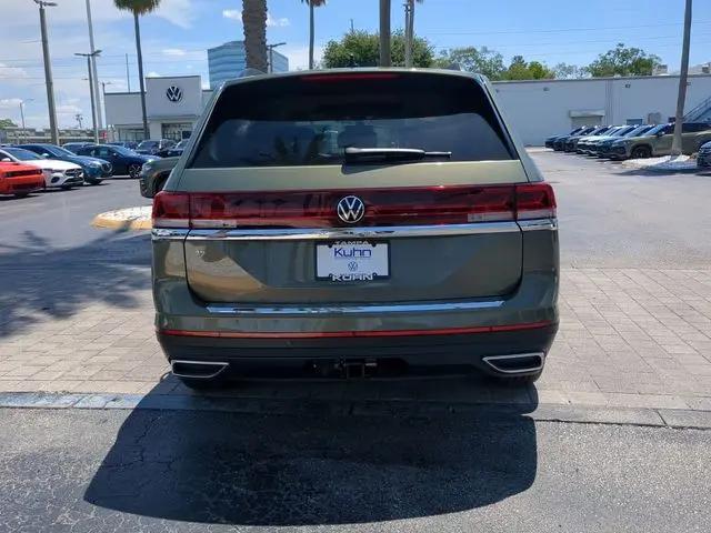 2026 Volkswagen Atlas SE with Technology