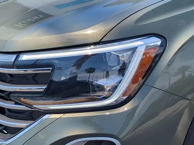 2026 Volkswagen Atlas SE with Technology