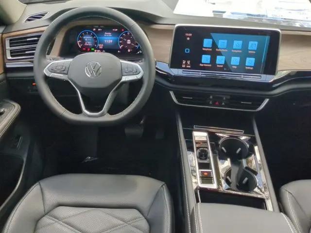 2026 Volkswagen Atlas SE with Technology