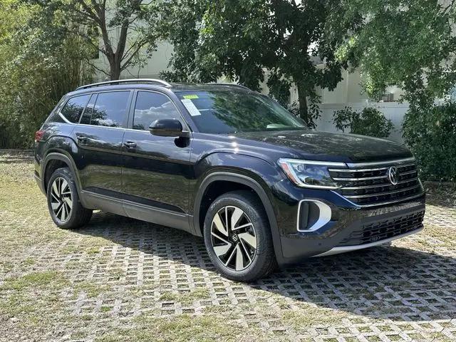 2026 Volkswagen Atlas SE with Technology