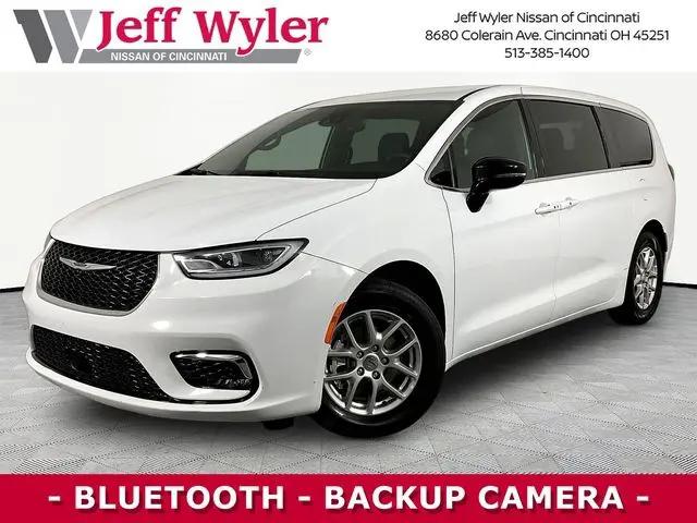 2025 Chrysler Pacifica Select for sale near Cincinnati, OH