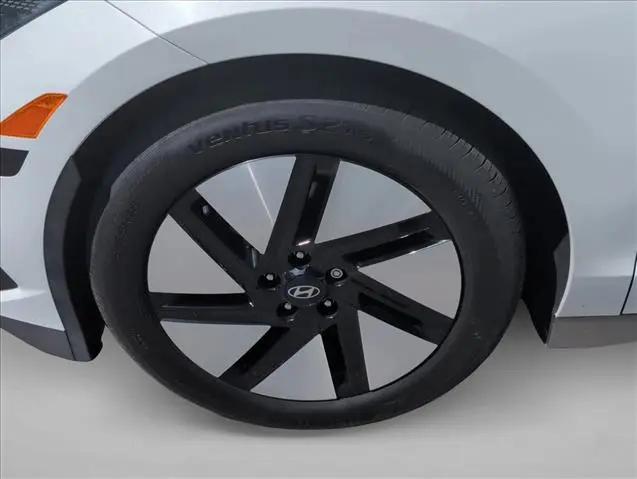 2024 Hyundai IONIQ 6 SE