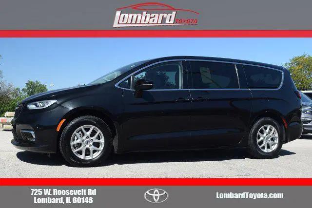 2023 Chrysler Pacifica Touring L for sale in Lombard, IL