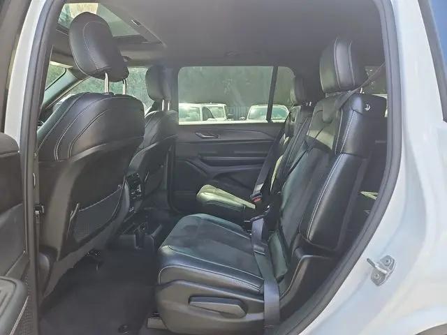 2023 Jeep Grand Cherokee L Altitude 4x4