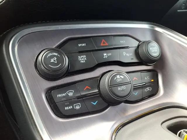 2015 Dodge Challenger R/T Shaker