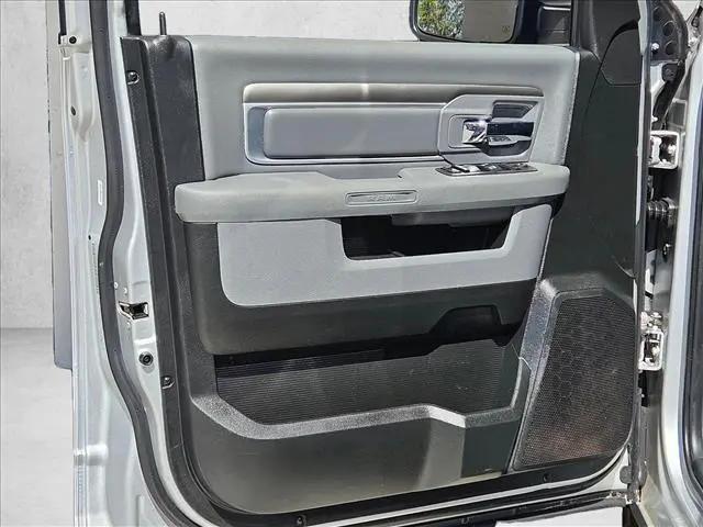 2019 Ram 1500 Classic SLT Crew Cab 4x4 5'7" Box