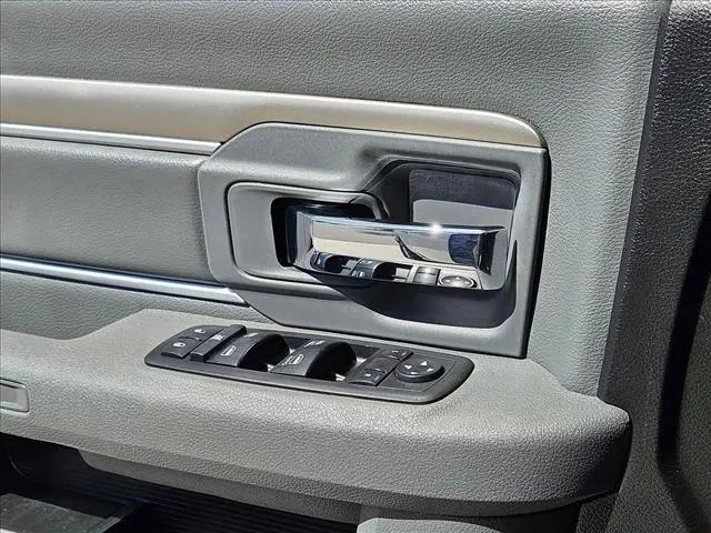 2019 Ram 1500 Classic SLT Crew Cab 4x4 5'7" Box