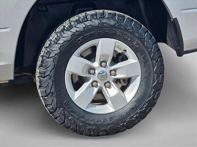 2019 Ram 1500 Classic SLT Crew Cab 4x4 5'7" Box