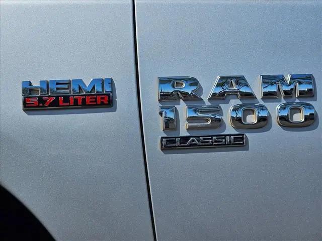 2019 Ram 1500 Classic SLT Crew Cab 4x4 5'7" Box