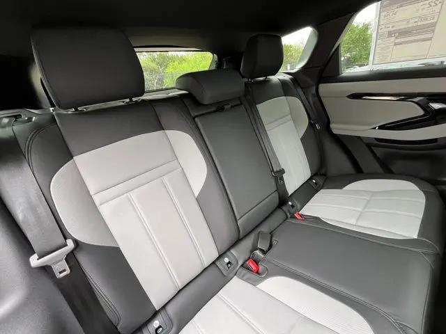 2026 Land Rover Range Rover Evoque Dynamic SE