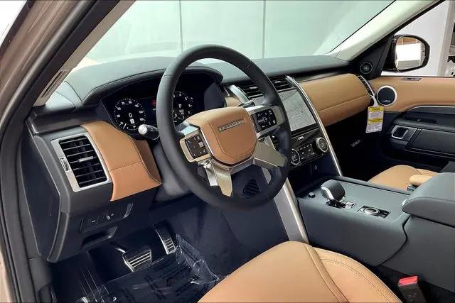 2025 Land Rover Discovery P360 Metropolitan Edition