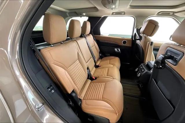 2025 Land Rover Discovery P360 Metropolitan Edition