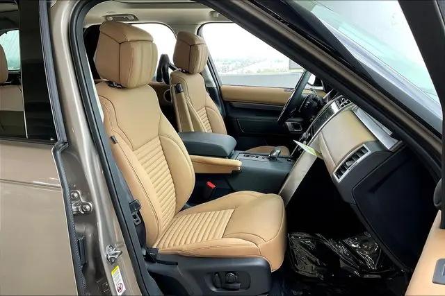 2025 Land Rover Discovery P360 Metropolitan Edition