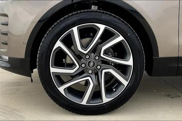 2025 Land Rover Discovery P360 Metropolitan Edition