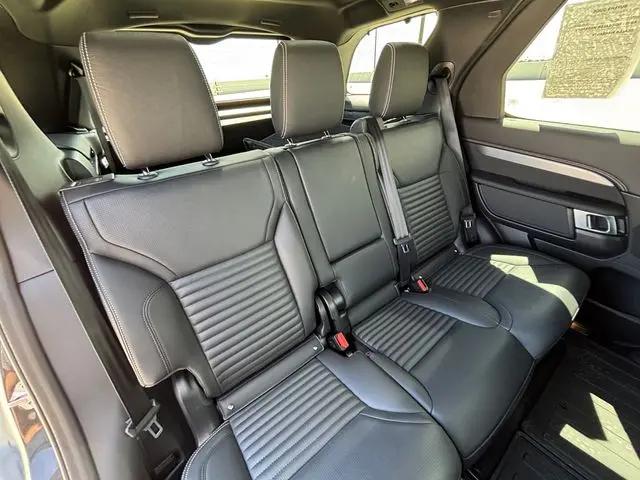 2025 Land Rover Discovery P360 Dynamic SE