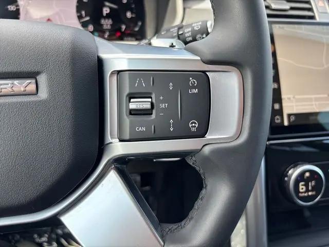 2025 Land Rover Discovery P360 Dynamic SE