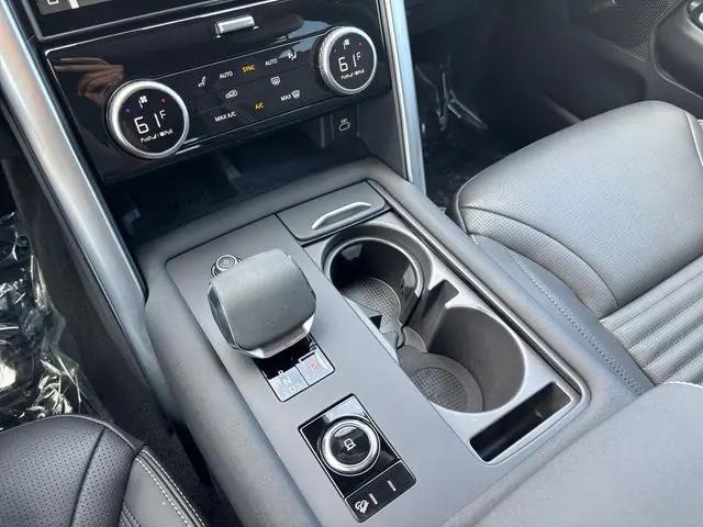 2025 Land Rover Discovery P360 Dynamic SE
