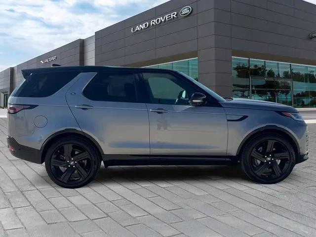 2025 Land Rover Discovery P300 Dynamic SE